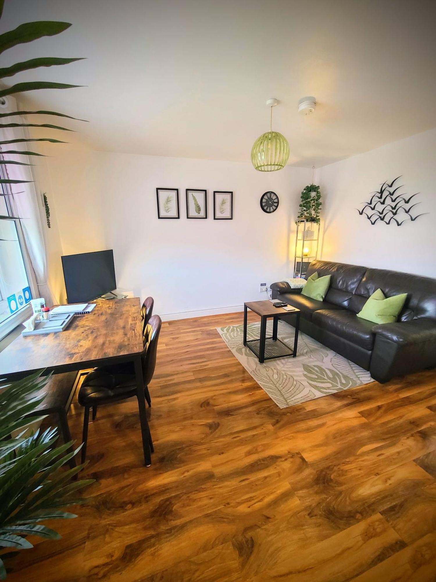 Vale View Apartment, Prestatyn, North Wales - A Stylish, Dog-Friendly Holiday Let Just A 5 Min Walk To Beach & Town! Eksteriør bilde